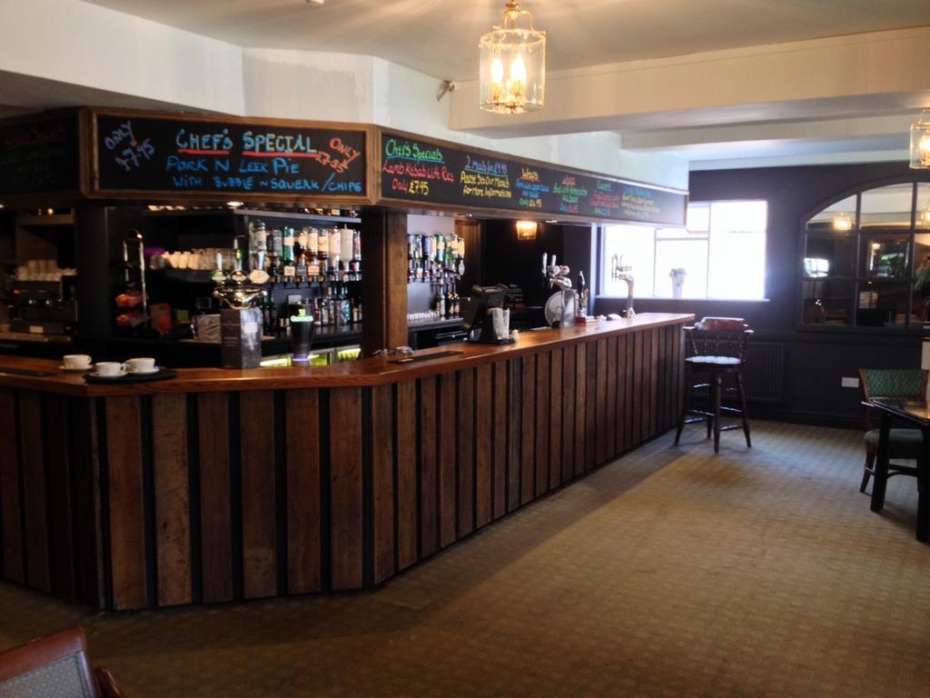 Templars Hotel And Restaurant バルドック エクステリア 写真